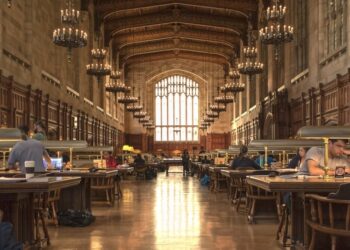 10 Best Law Schools in America – How To Find The Right School For You